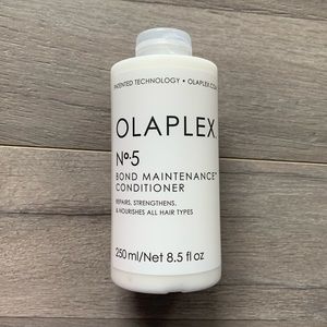 Olaplex
No. 5 Bond Maintenance™ Conditioner